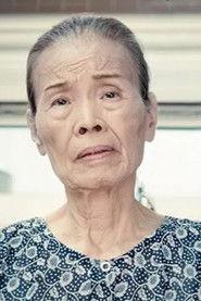 Pai Ming-Hua as Granny in Hill of No Return 1992