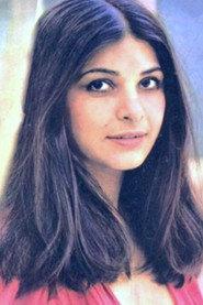 Fahimeh Amouzandeh as Aatefeh's Sister in Companion 1975