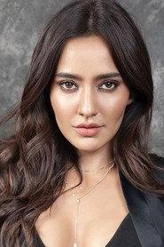 Neha Sharma as Akshara in Solo 2017