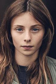 Cecilia Loffredo as Young Clara in Dobbeltspil 2026