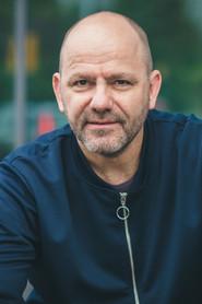Thorsten Giese as Käfer (voice) in Tafiti: Across the Desert 2025