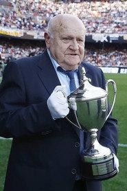 Vicente Guillot Fabián as Self in Valencia CF, 90 anys de sentiment 2009