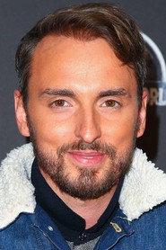 Christophe Willem as Self in Les copains d'abord font du ski 2014