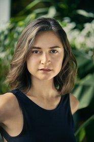 Isabella Nefar as Yassi in Reading Lolita in Tehran 2024
