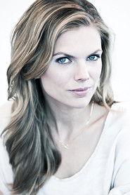 Tamara Brinkman as Tobias's Mom in Mister Twister on His Own 2024