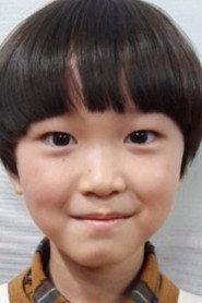 Choi Go as Young Yoo-seok in Forgotten 2017