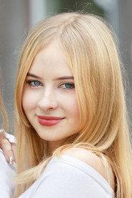Aurora Aleksandra Künnapas as Maria in On the Water 2021