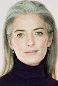 Francesca McGill as Suzanne in The Bigger, the Better 2017