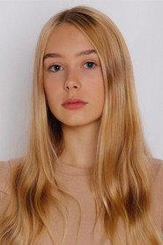 Sidwell Weber as Chloé in Pandemonium 2024