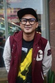 Lembu Wiworo Jati as Bobby in Three Ladies 2015