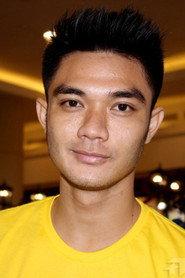 Guntur Nugraha as Wiro Sobling in Kacaunya Dunia Persilatan 2015