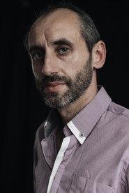 Flako Estévez as Vendedor in Ulises (C) 2023