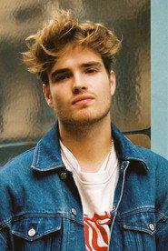 Esteban Vial as Léo in The Rebellious 2024
