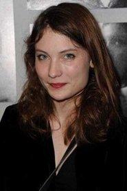 Élise Lhomeau as Léa in Holy Motors 2012