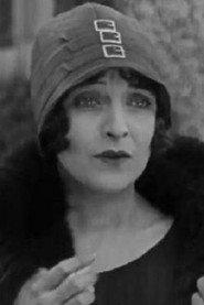 Julie Leonard as The farmer's daughter in Somewhere In Wrong 1925