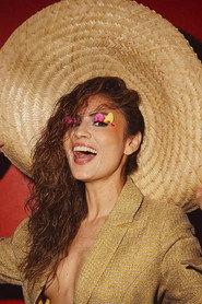 Lia Sophia as  in Banda Calypso: 15 Anos 2015