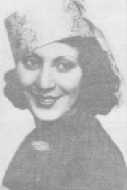 Loreta Hairapedian Tabrizi as Aram's Mother in Homaye Sa'adat 1971