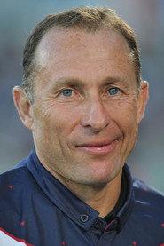 Jean-Pierre Papin as Self in À jamais les premiers 2023