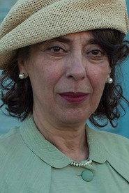Anneza Papadopoulou as Mina in Little England 2013