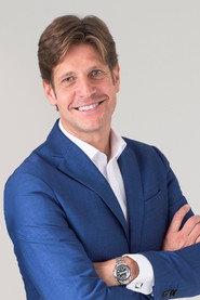 Günther Neefs as Self in Will Tura nodigt uit 2023