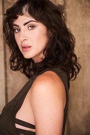 Isabela Valotti as Lorena in Safehouse 2023