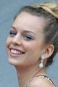 Shanna Besson as Baba in I'm an actrice 2004