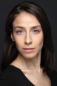 Gizem Akman as Nil in Lifelong 2013