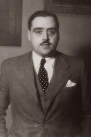 Pablo Cristian Ducrós Hicken as Alumno de 6to año y director del corto in Recuerdos del Colegio Nacional Buenos Aires 1923