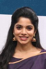Divyabharathi as in Madhil Mel Kaadhal