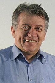 Mugdim Avdagić as Ale in Radio Freedom 2021