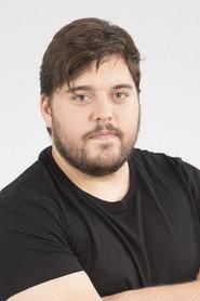 Falco Cabo as Tomás in 33 El Musical 2019