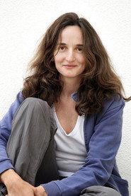 Julie Bertuccelli as  in Bienvenue au grand magasin 1999