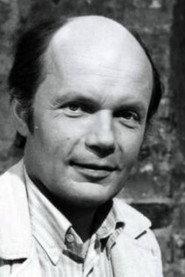 Etienne Dirand as Person in charge of the pension in Les jours gris 1974