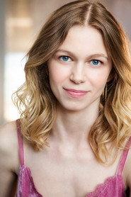 Rebecca Noble as Zoe in Loren & Rose 2022