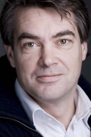 Ernst ter Linden as Tv host in Capsule 2014