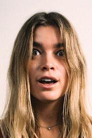 Gemita Samarra as Lisa in Pressure 2015