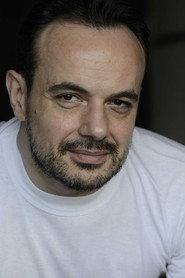 Arnaud Vallens as Capitaine Mark in The pipers 2013