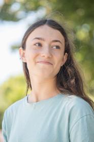 Maude Delenne as Emilie in Un Ailleurs 2024