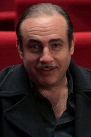Miguel Abrantes Ostrowski as Verkäufer in Pygmalion 2018
