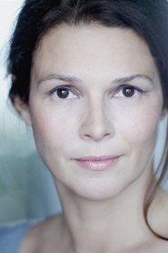Delphine Forest as Habiba in Le Nombril du monde 1993