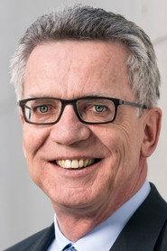 Thomas de Maizière as Self in Angela Merkel: Die Unerwartete 2016