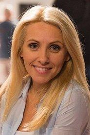 Sofia Alves as Laura in 451 Forte 2000