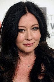Shannen Doherty as Rene in Mallrats 1995