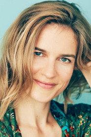 Anne Reumert as in The Sun Has Died 2015