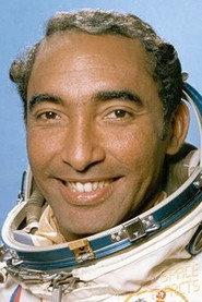 Arnaldo Tamayo Méndez as Self in Space Sailors 2010