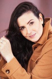 Amy Sanfey as Detective Aisling O' Neill in The Irish Mob 2023