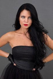 Denisa Vlad as Mirela in Mirciulica 2022