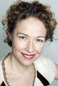 Charlotte Crome as Sekretärin in Black Island 2021