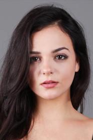 Aslıhan Kapanşahin as Mira in The Surrogate Girl 2023