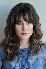 Freyja Benjamin as Melissa in House Guests 2018